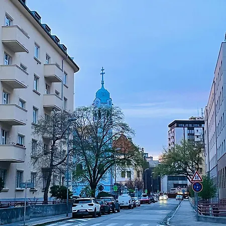 Blue Church Views - Central, Quiet, Bright - 4th Floor Corner 125m2 Apartment *