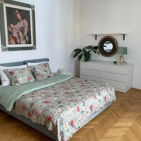 Blue Church Views - Central, Quiet, Bright - 4th Floor Corner 125m2 *