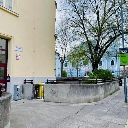 Apartment Blue Church Views - Central, Quiet, Bright - 4th Floor Corner 125m2 Bratislava